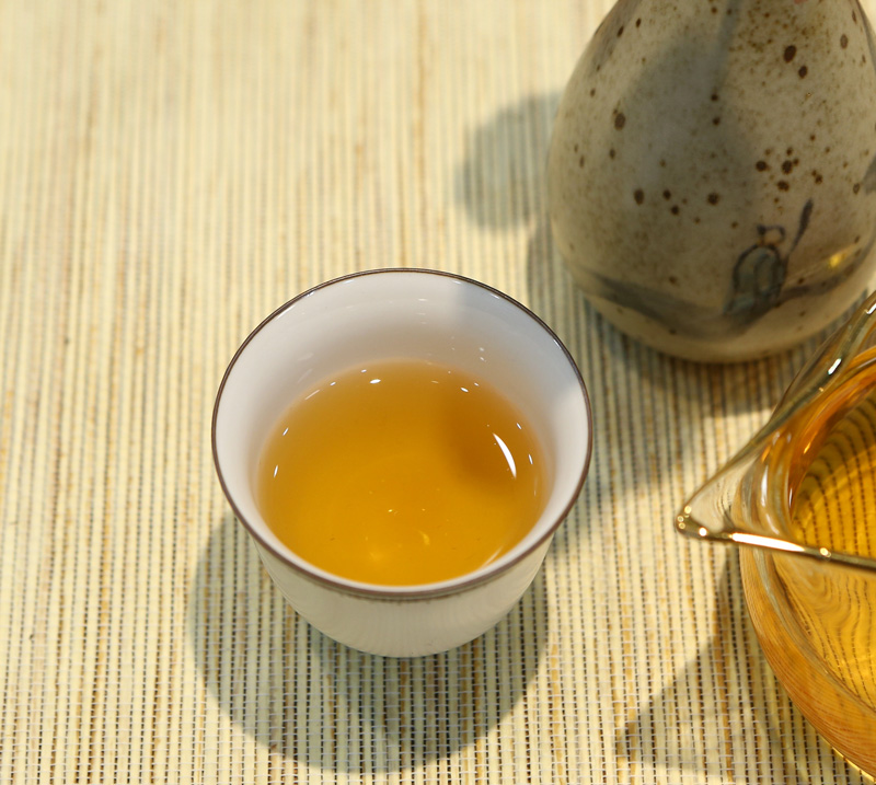 2014年老班章黄金叶小饼（春）