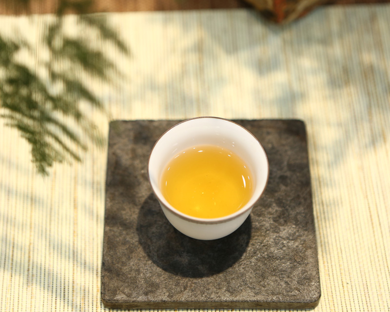 2014年老曼峨黄金叶小饼（春）