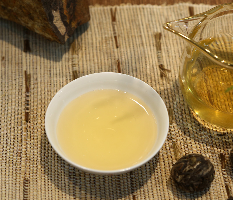 2015年龙珠茶单株（春）